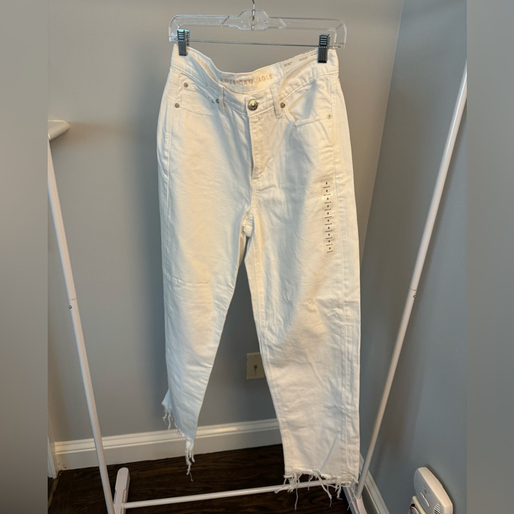 White American Eagle Baggy Mom Jeans